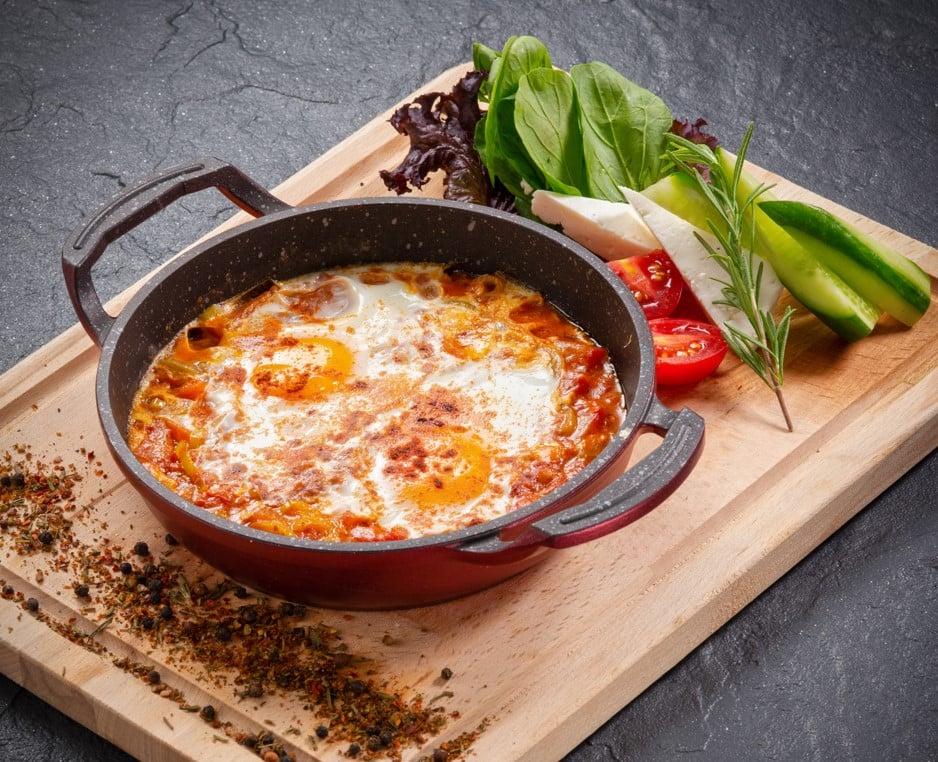 MENEMEN (Scrambled eggs with tomatoes)