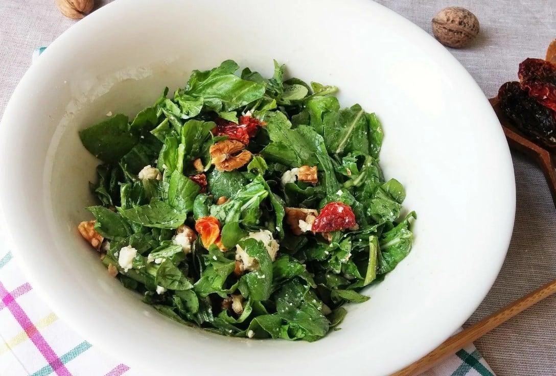 Arugula Salad with Walnut